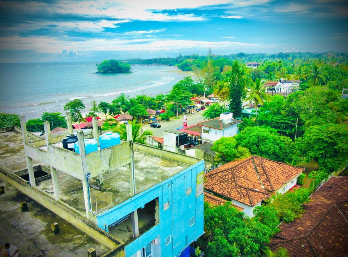 Surasa Beach Resort Weligama Exterior photo