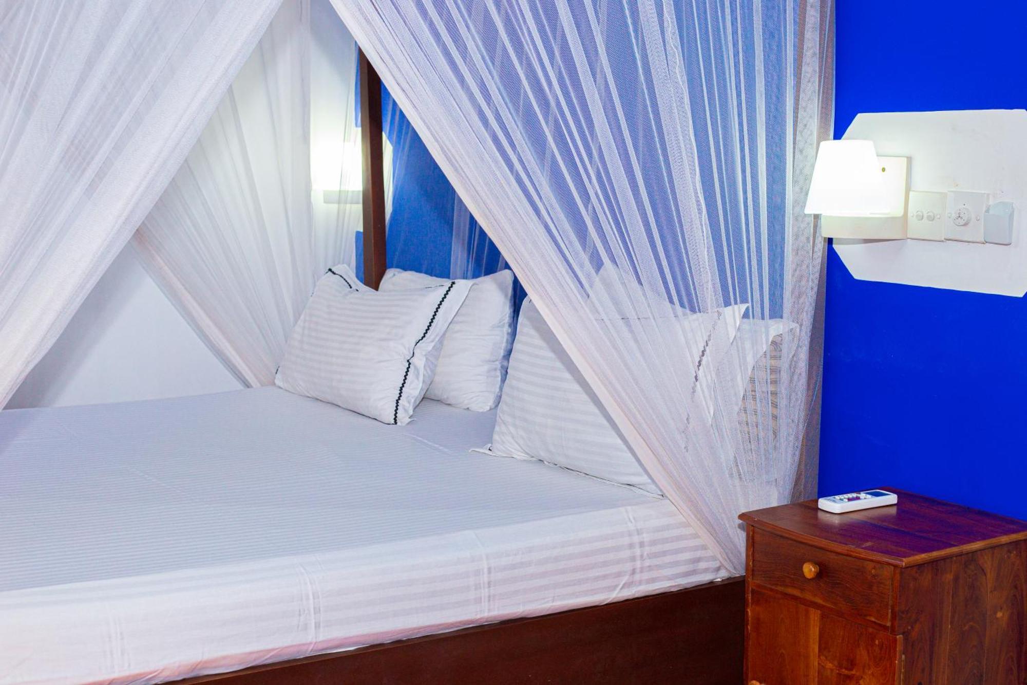 Surasa Beach Resort Weligama Exterior photo