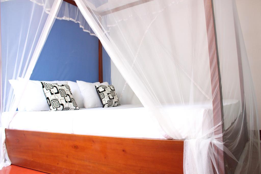 Surasa Beach Resort Weligama Exterior photo