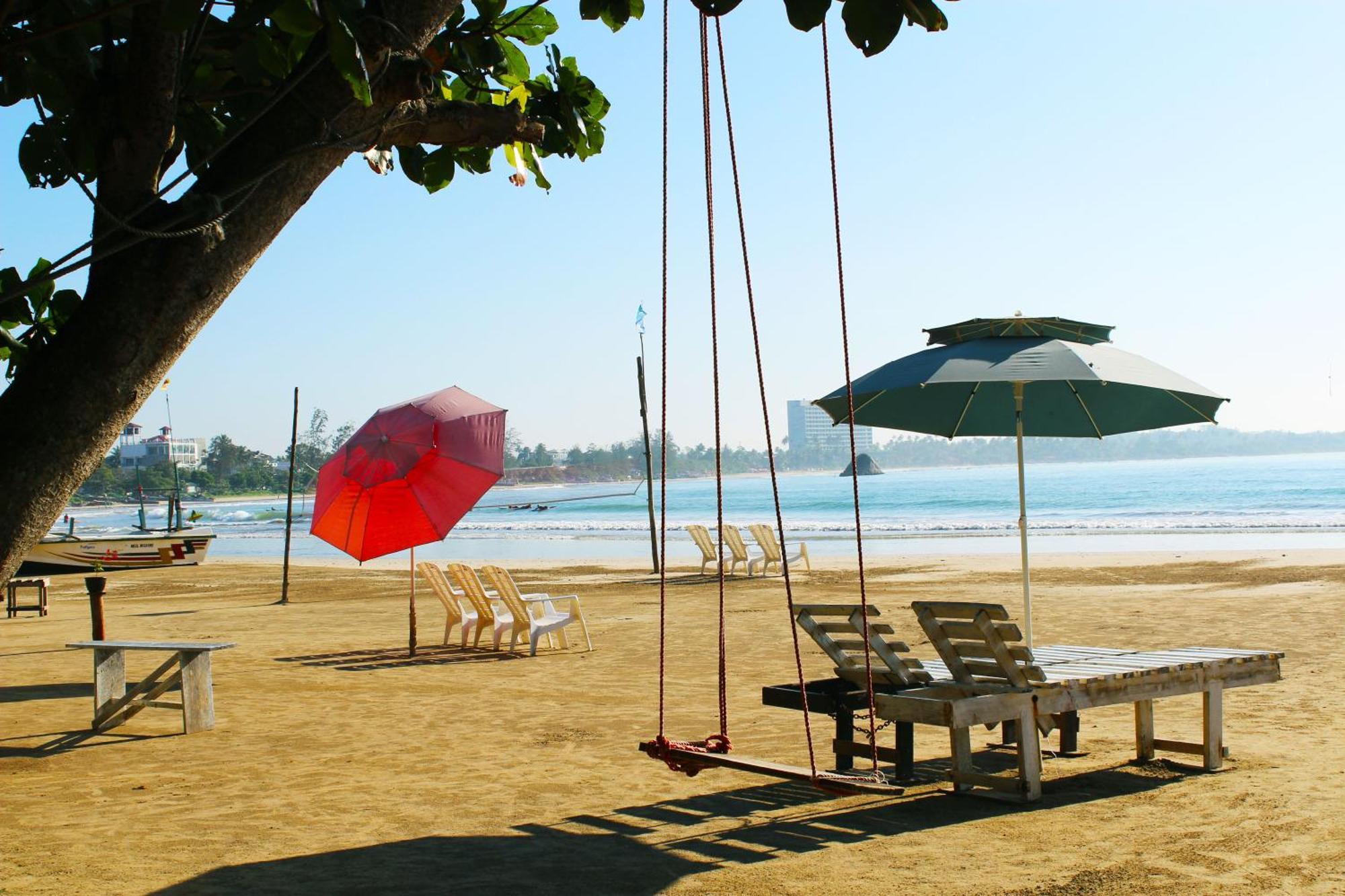 Surasa Beach Resort Weligama Exterior photo